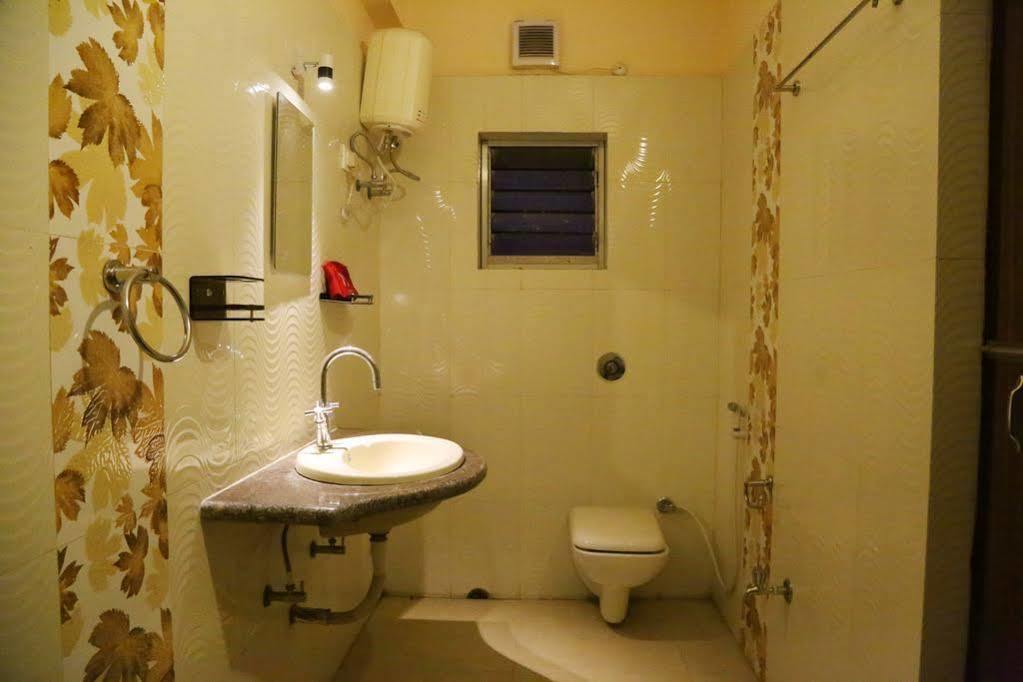Oyo 460 Hotel Ivory Residency Kalküta Dış mekan fotoğraf